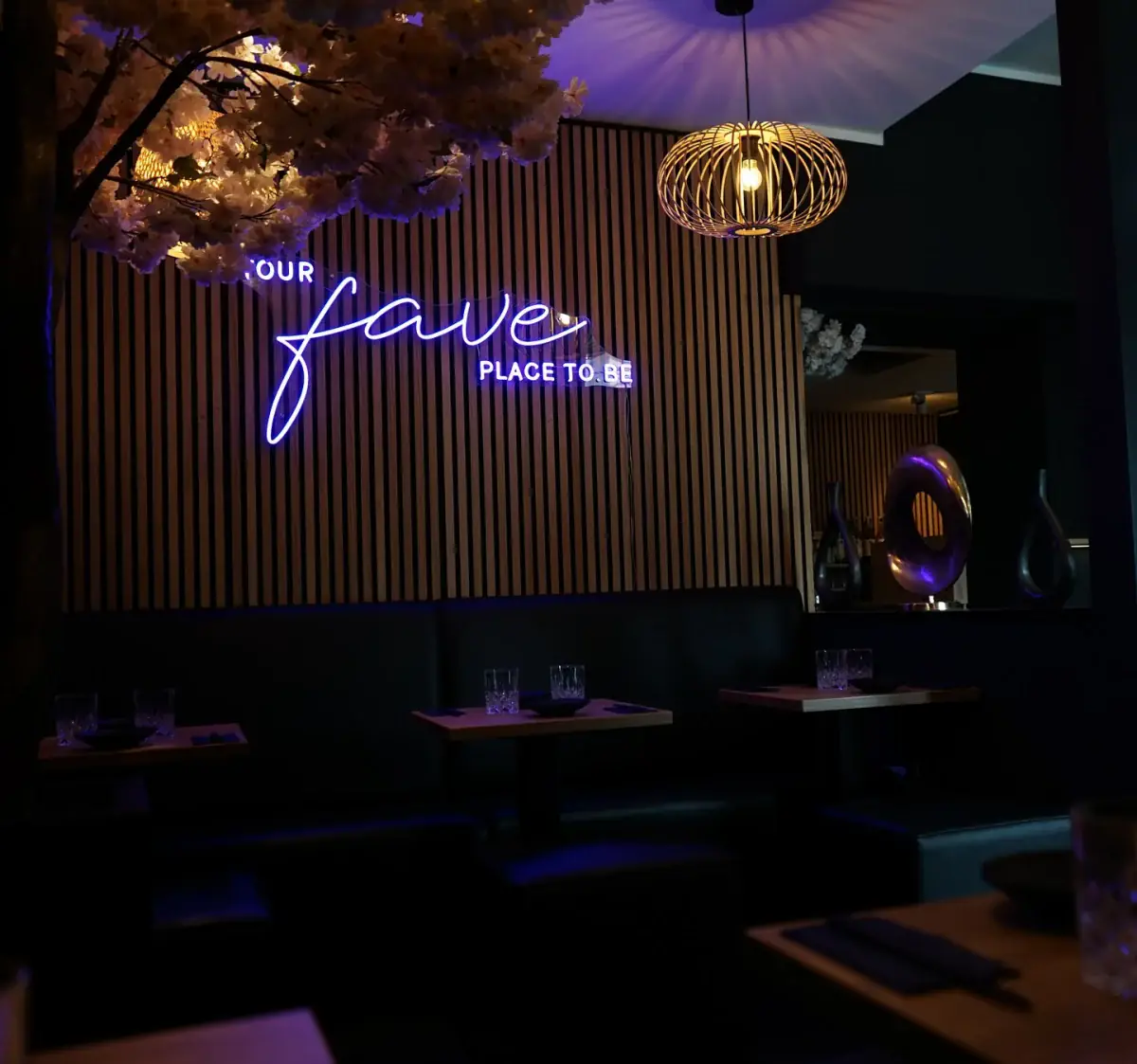 Your Fave Place LED Neon Firmenschild Gastronomie Restaurant beleuchtete Firmenschilder