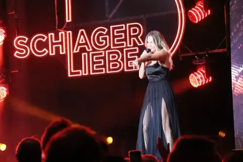 Schlagerliebe RTL LED Neon Schild TV-Produktion individuelle Neon Schilder